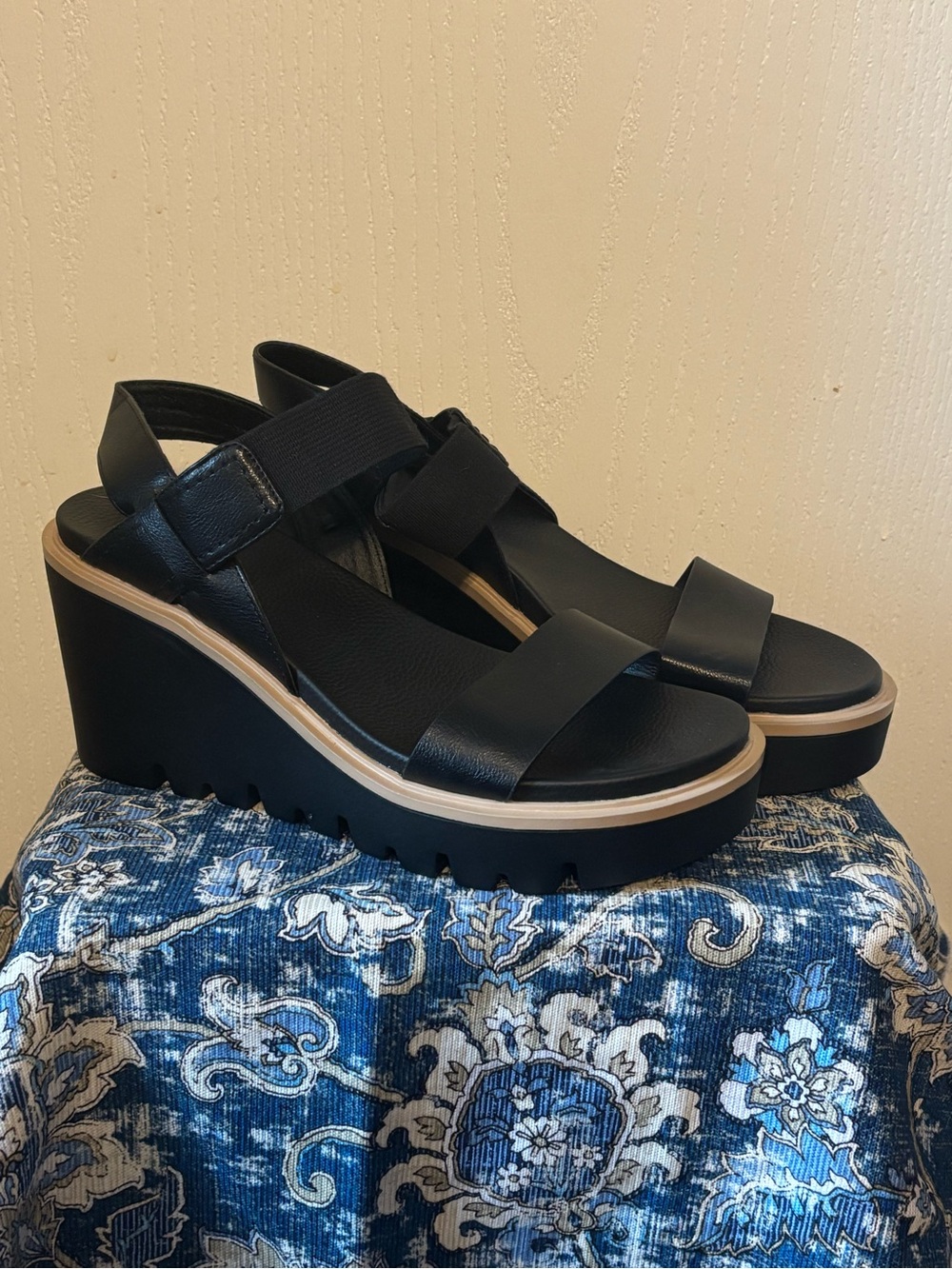 MIA Black Platform Wedge Sandals with Tan Trim - Picture 3 of 5